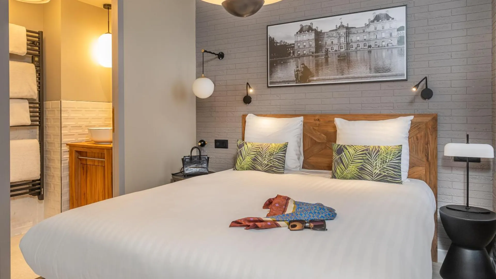 Aparthotel East *