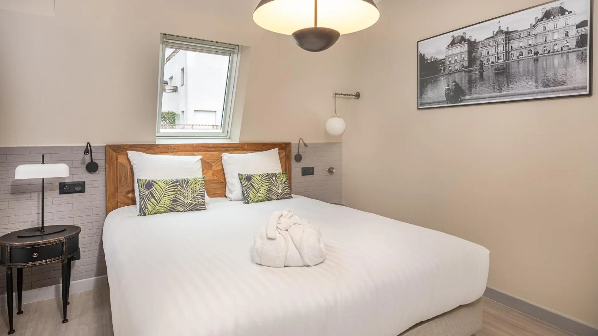Aparthotel East