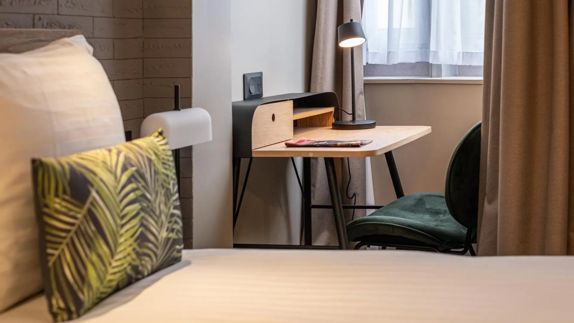 Aparthotel East
