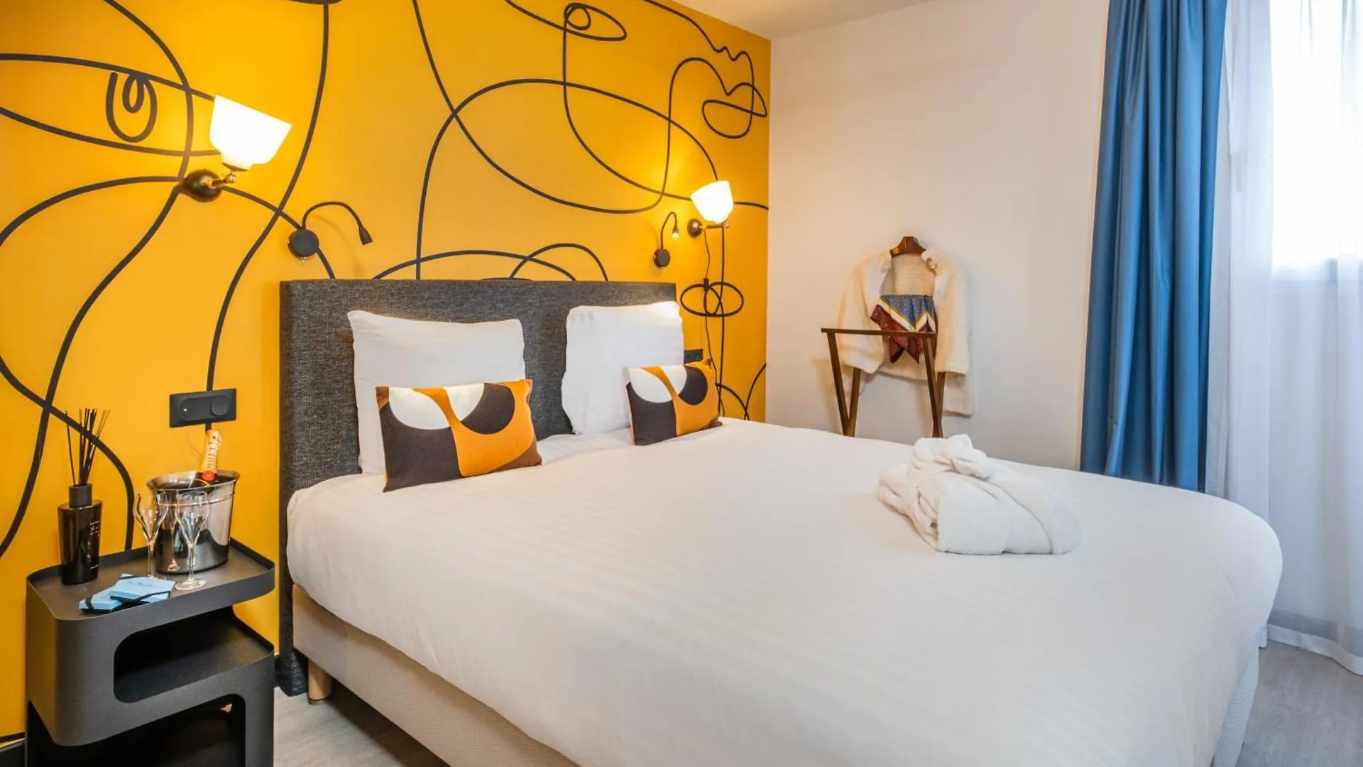 Aparthotel East *